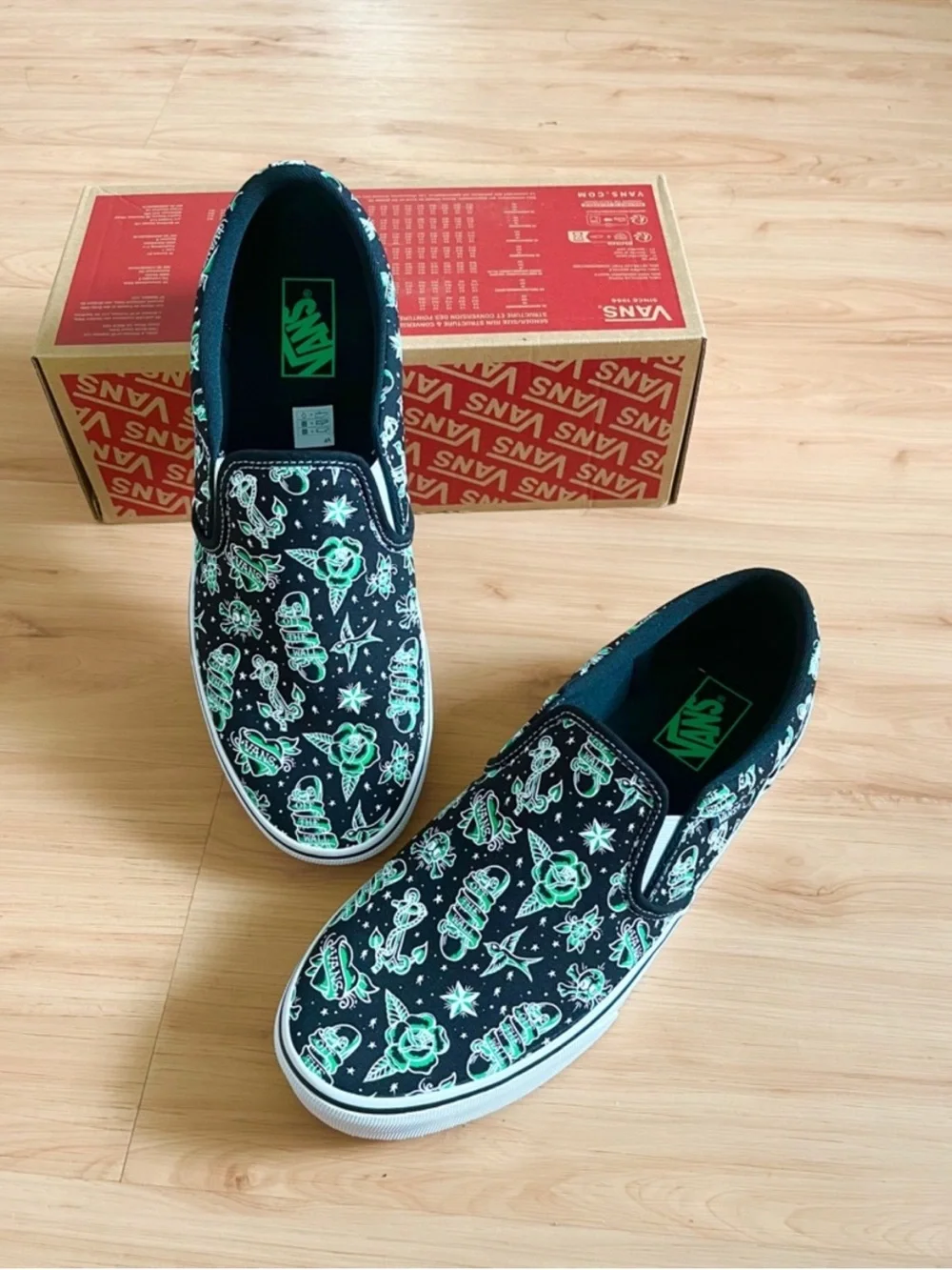 Vans Classic Slip On Floral Skull Mens 11.5 US